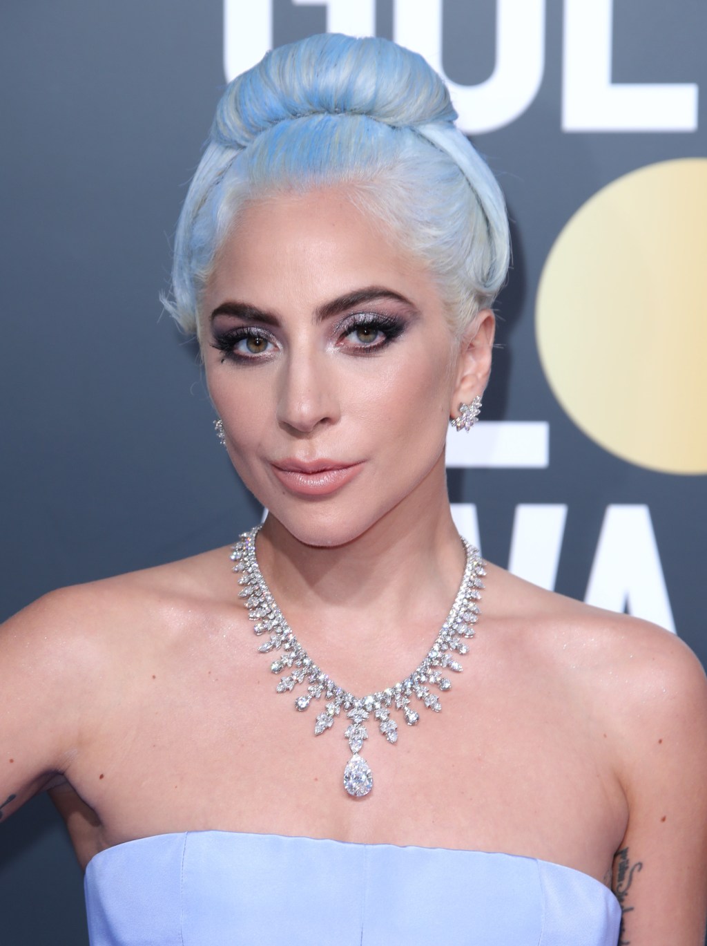 Lady Gaga, 2019 Golden Globes, jewelry