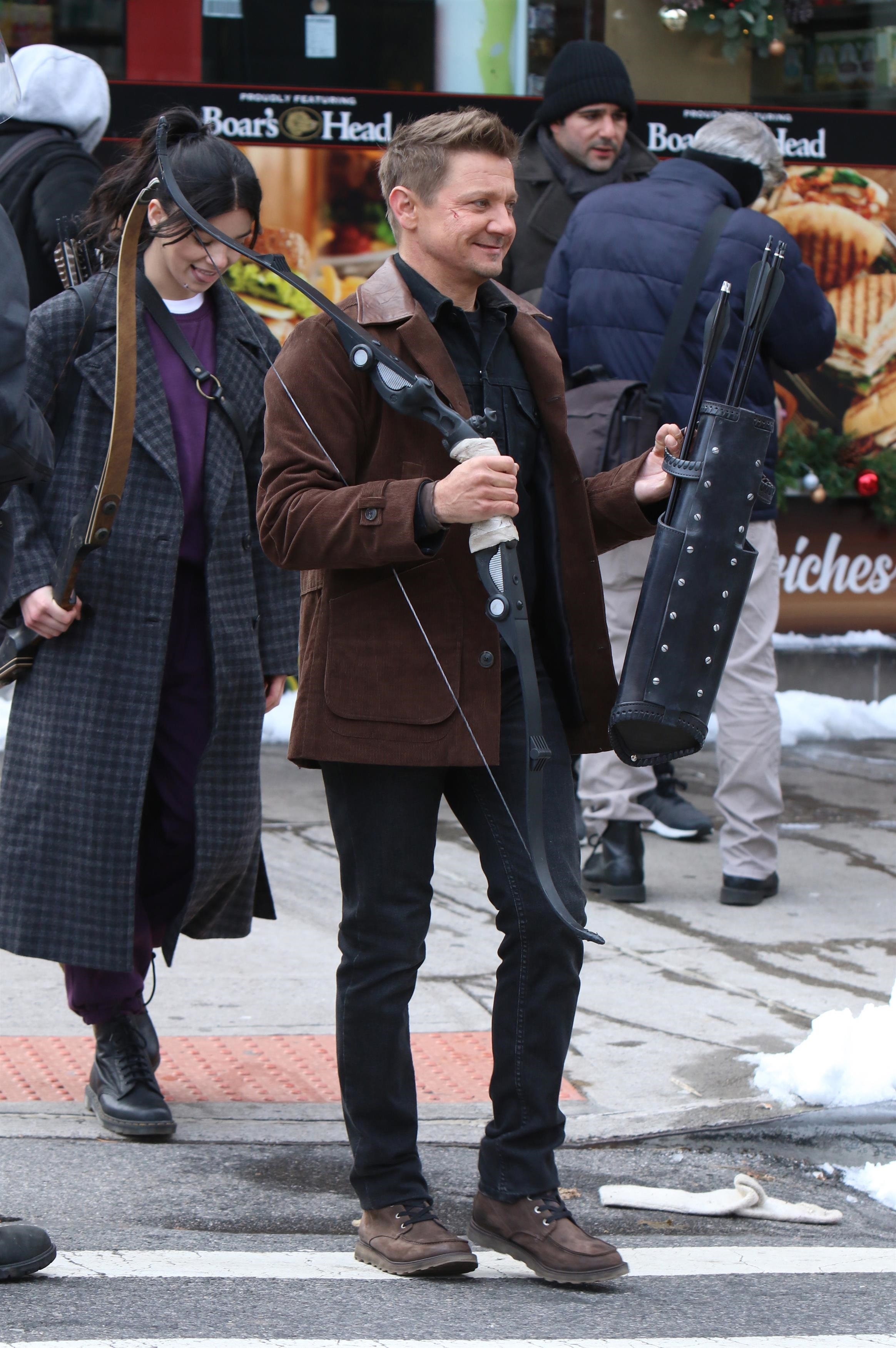 Hailee Steinfeld and Jeremy Renner